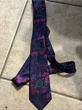 NWOT colorful Hi Tie